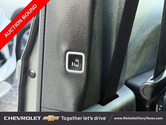 Used 2025 Chrysler Pacifica Select FWD image 35