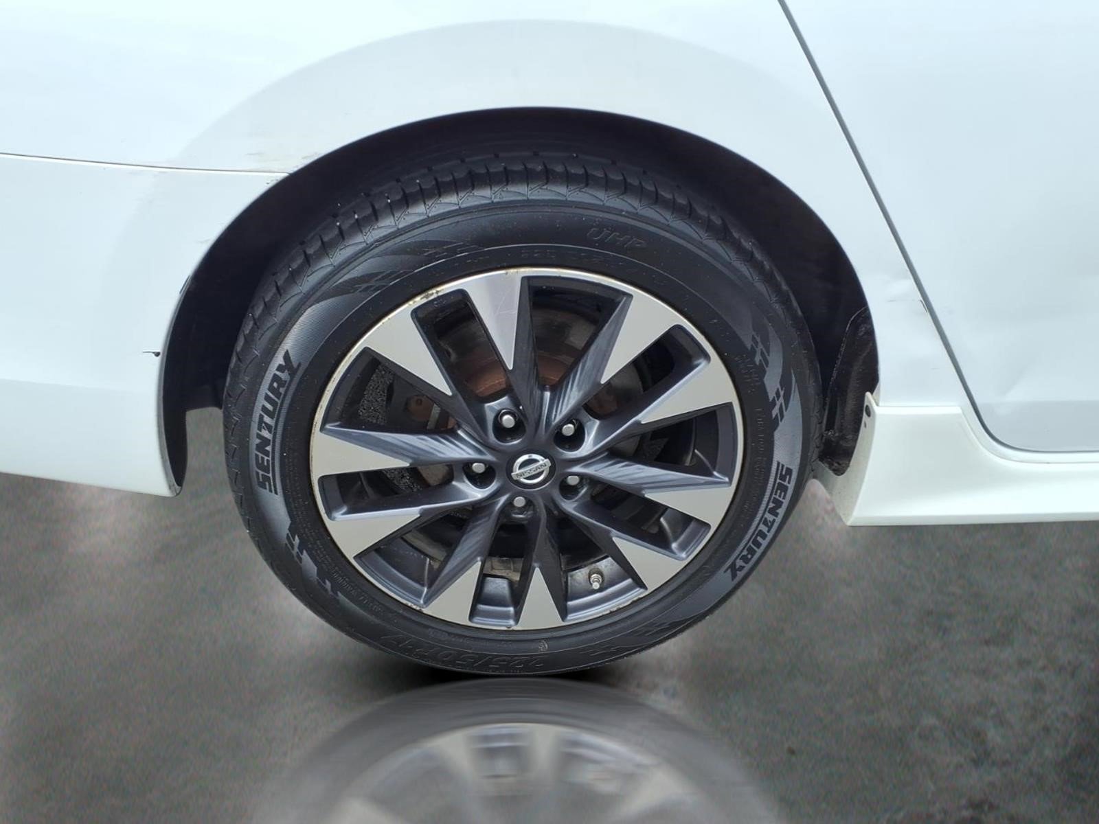 Used 2016 Nissan Sentra SR image 10