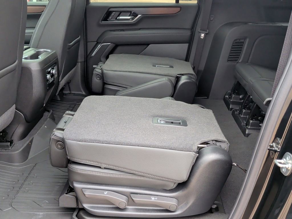 New 2026 GMC Yukon XL Denali w/ Sun & Power Step Package image 37