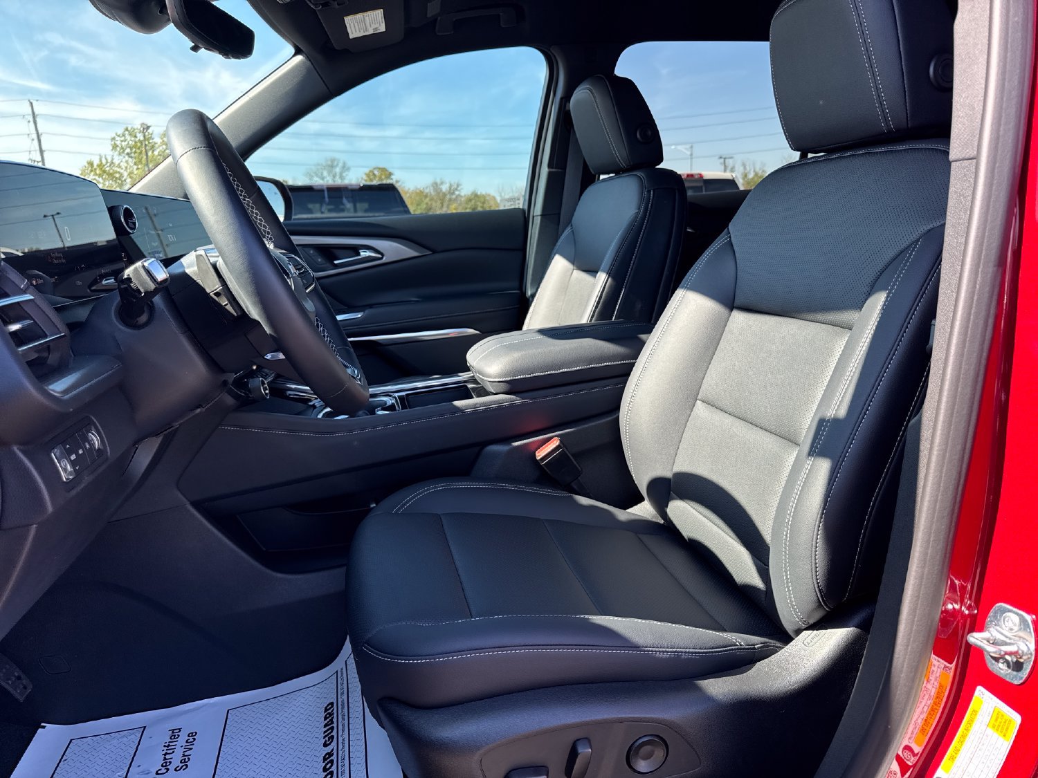 Used 2026 Chevrolet Traverse LT w/ Driver Confidence Package AWD/4WD image 9