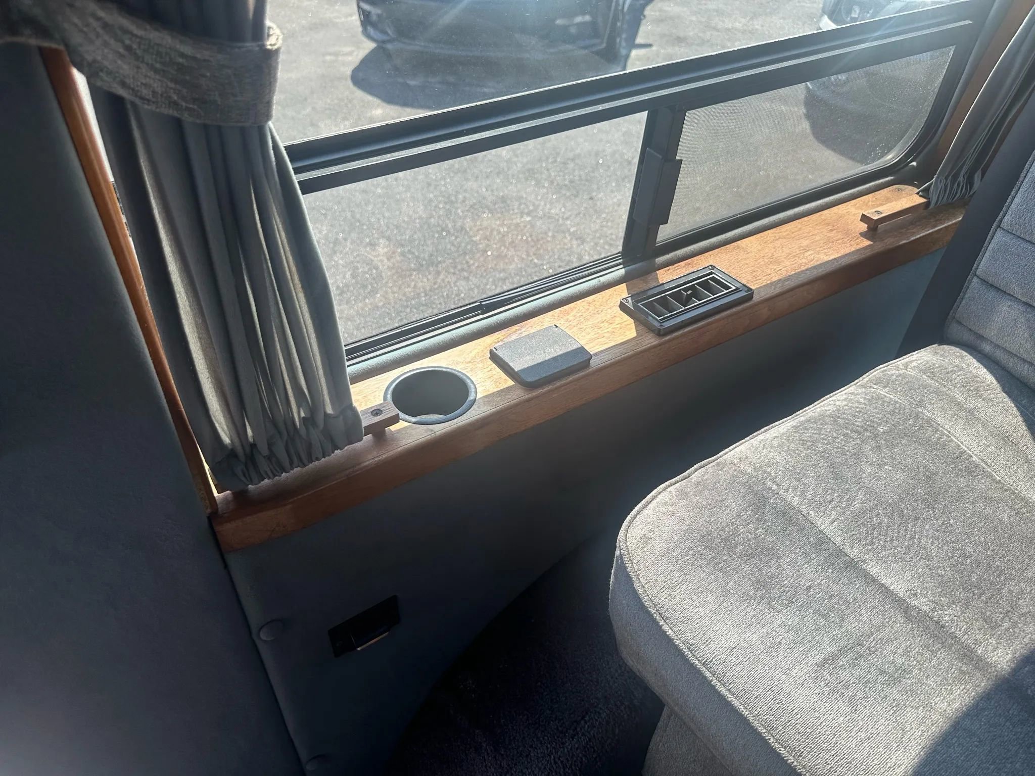 Used 1997 Ford E-150 and Econoline 150 image 27