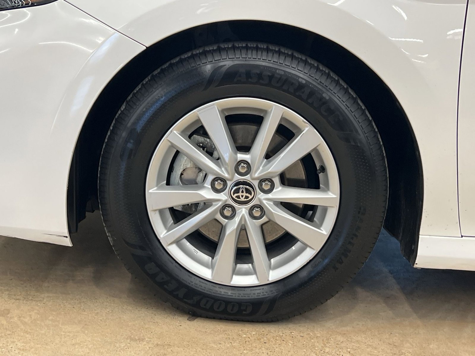 Used 2025 Toyota Camry LE image 11