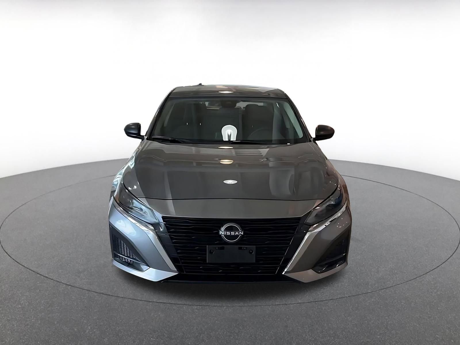 Used 2025 Nissan Altima 2.5 SV image 4