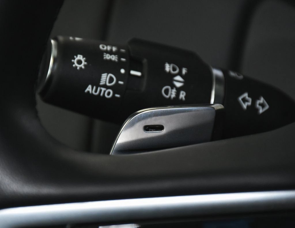 Used 2025 Land Rover Range Rover SE AWD/4WD image 44