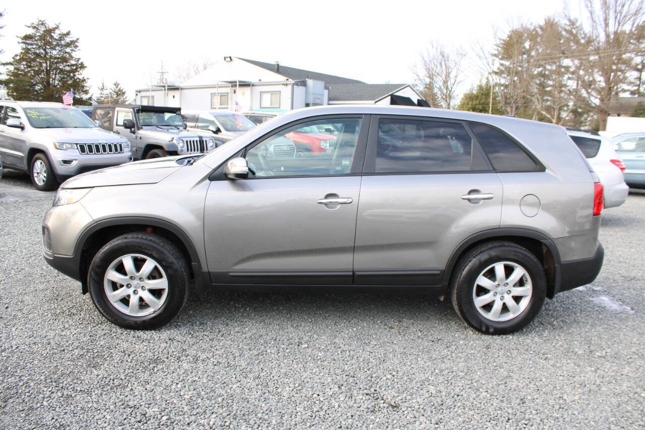 Used 2013 Kia Sorento LX image 10