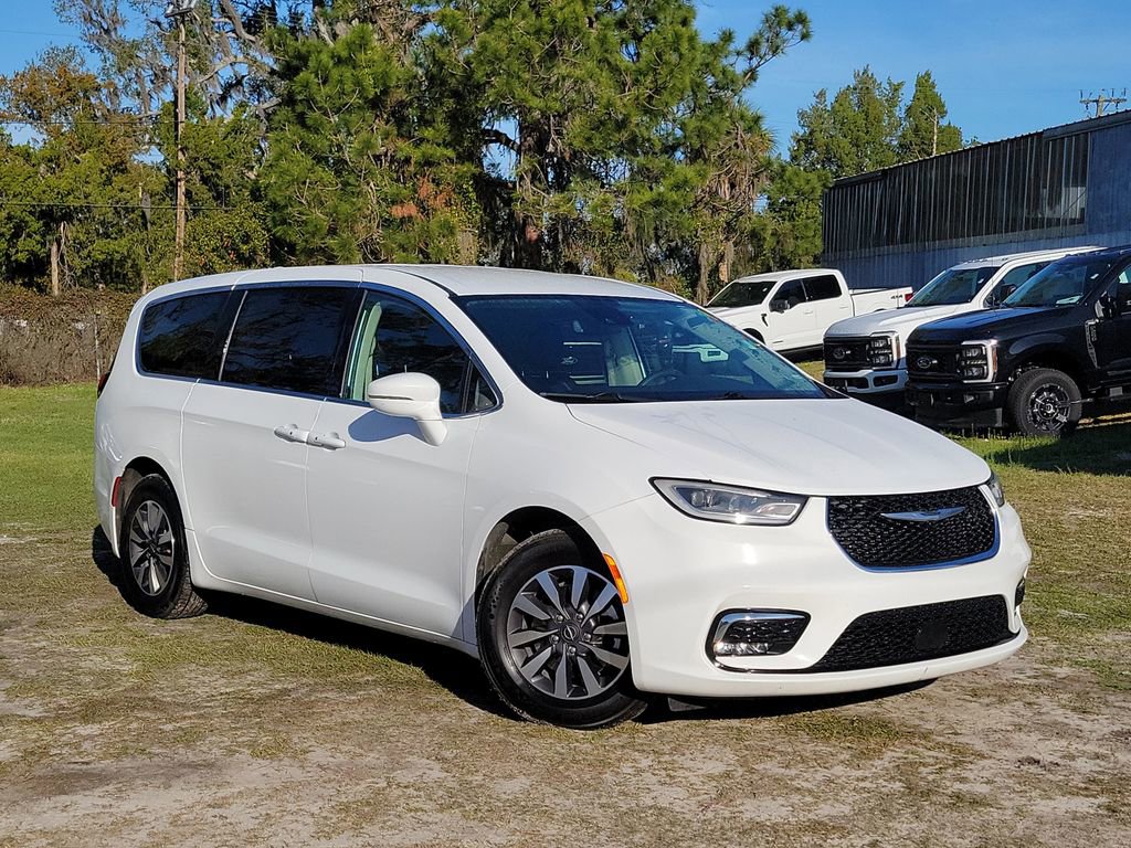 Used 2022 Chrysler Pacifica Touring-L image 38