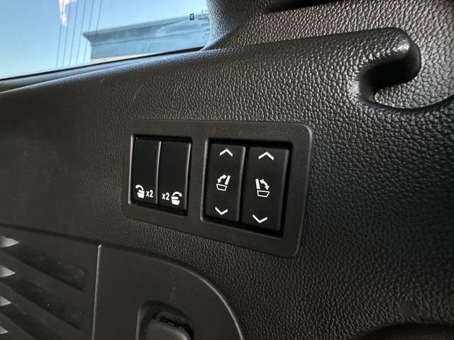 Used 2017 Cadillac Escalade ESV Premium Luxury image 41