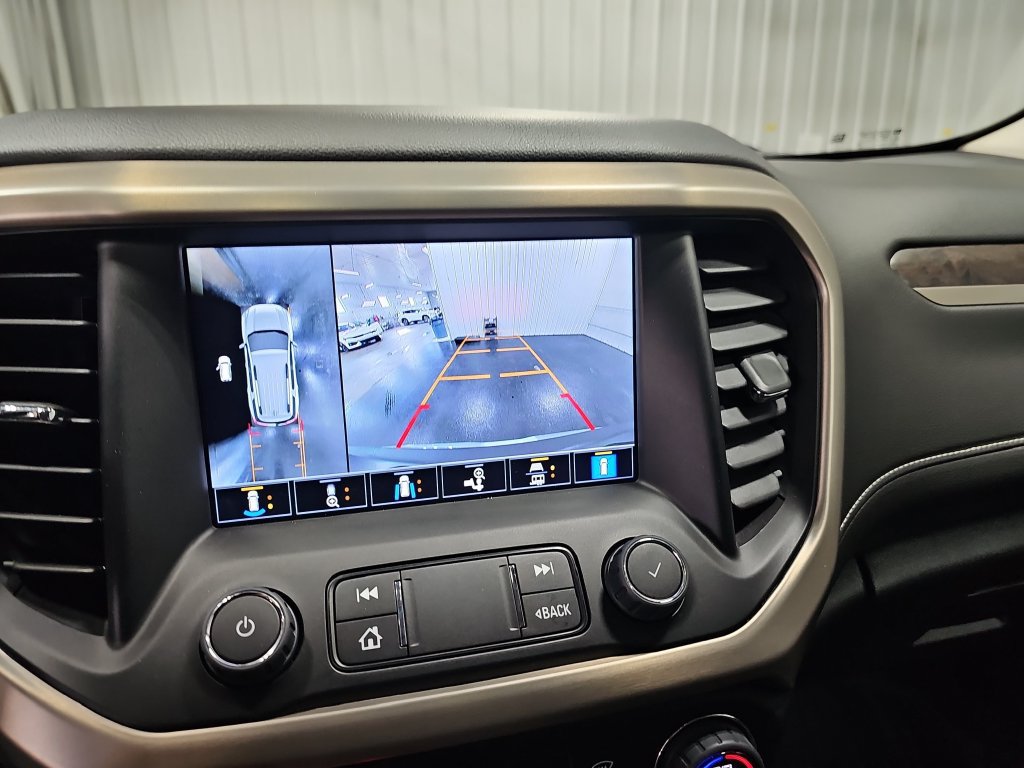 Used 2023 GMC Acadia Denali w/ Denali Ultimate Package AWD/4WD image 25