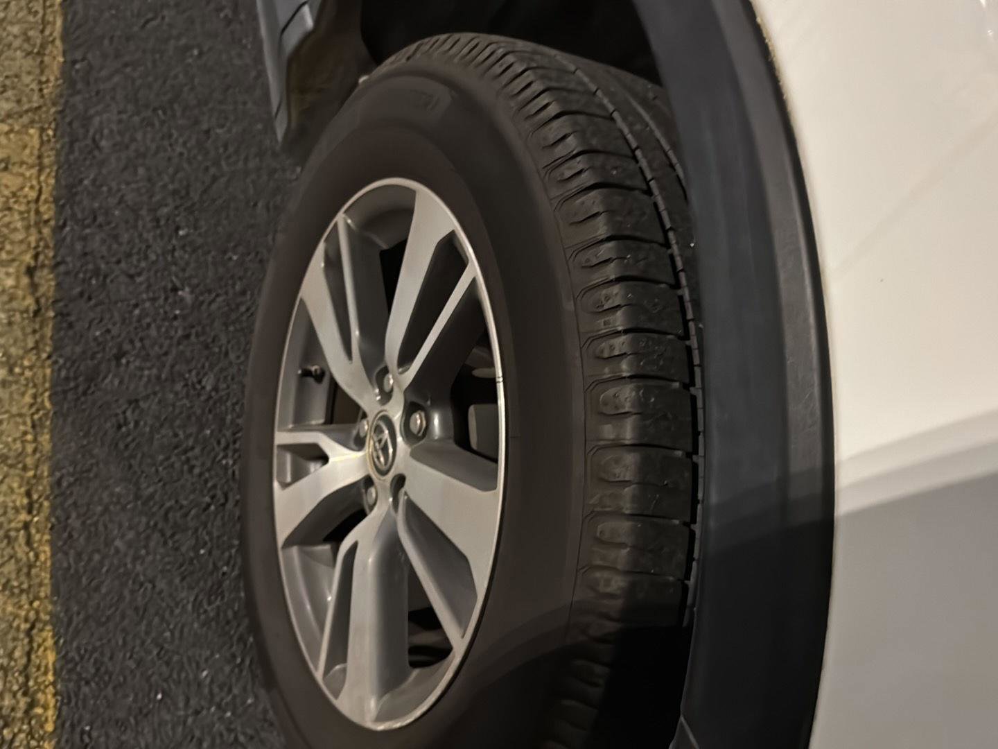 Used 2016 Toyota RAV4 XLE image 10