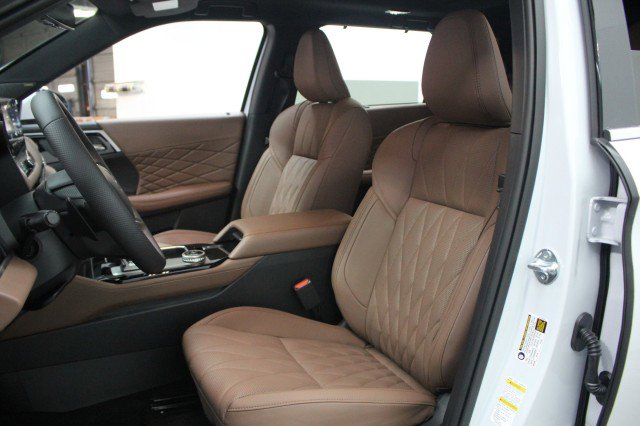 New 2026 Mitsubishi Outlander SEL image 7