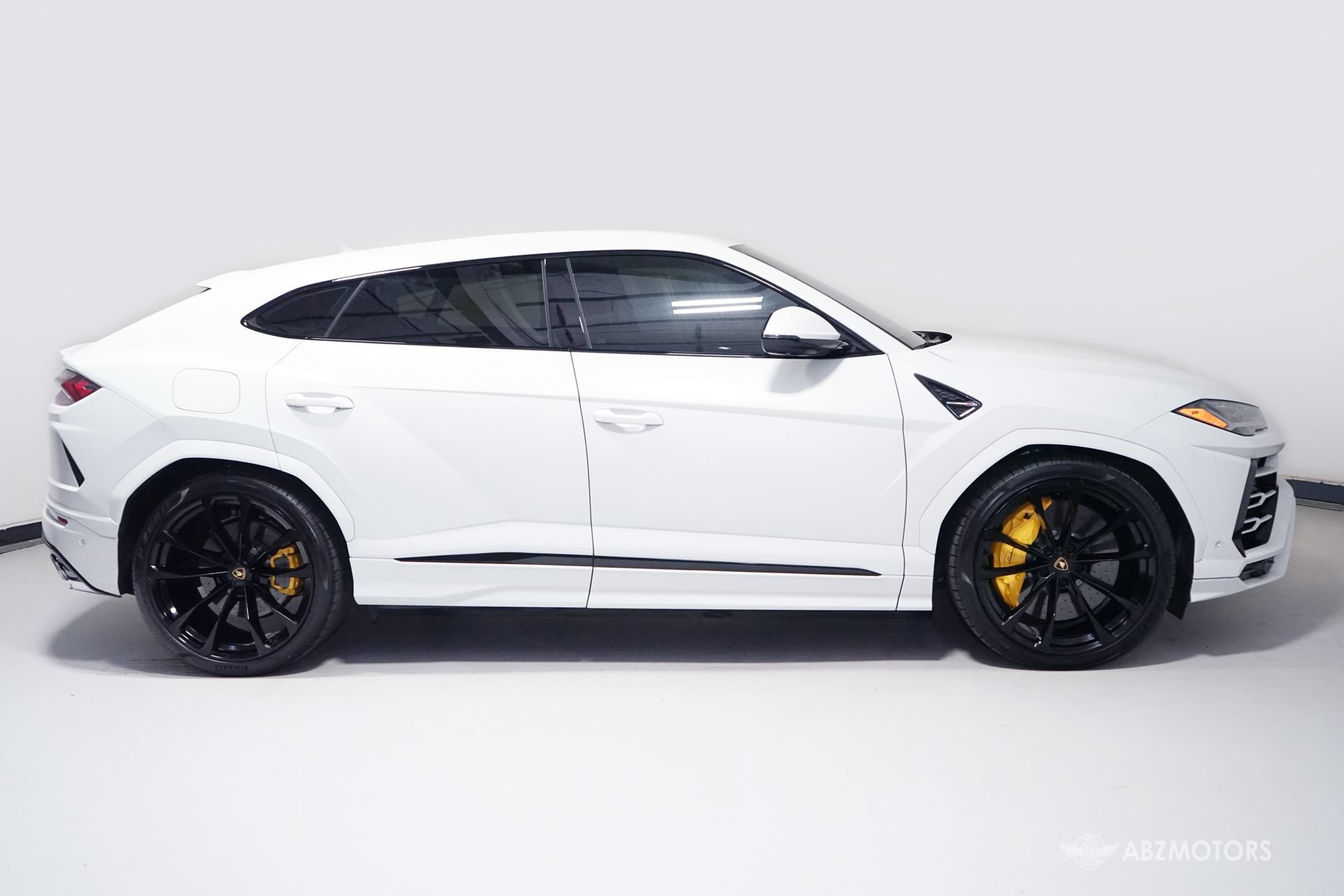 Used 2021 Lamborghini Urus AWD/4WD image 4