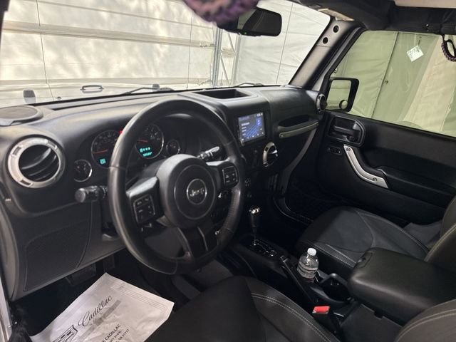 Used 2016 Jeep Wrangler Unlimited Sahara w/ Connectivity Group image 10