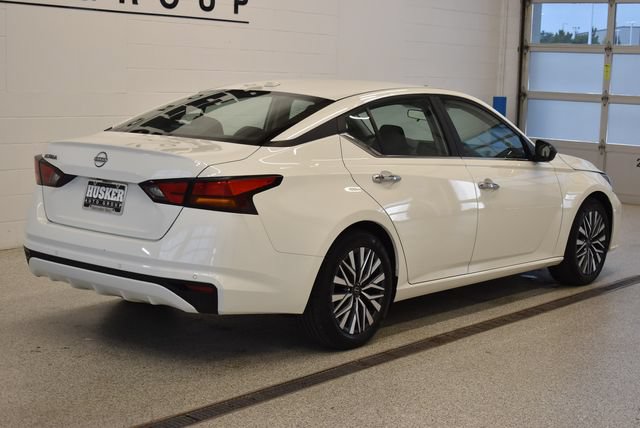 Used 2025 Nissan Altima 2.5 SV FWD image 4