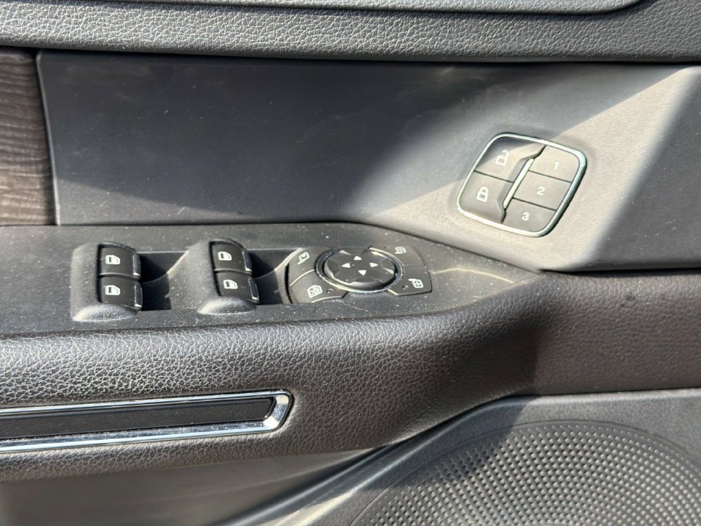 Used 2018 Ford Expedition Limited w/ Equipment Group 302A RWD image 20