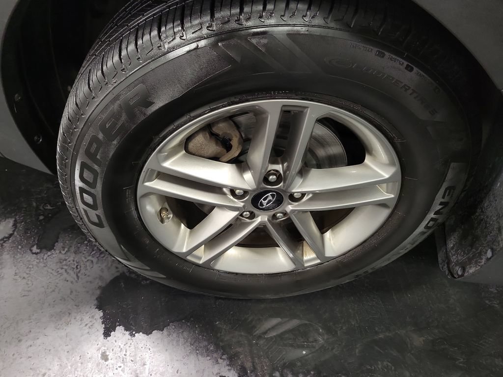 Used 2018 Hyundai Santa Fe Sport FWD image 11