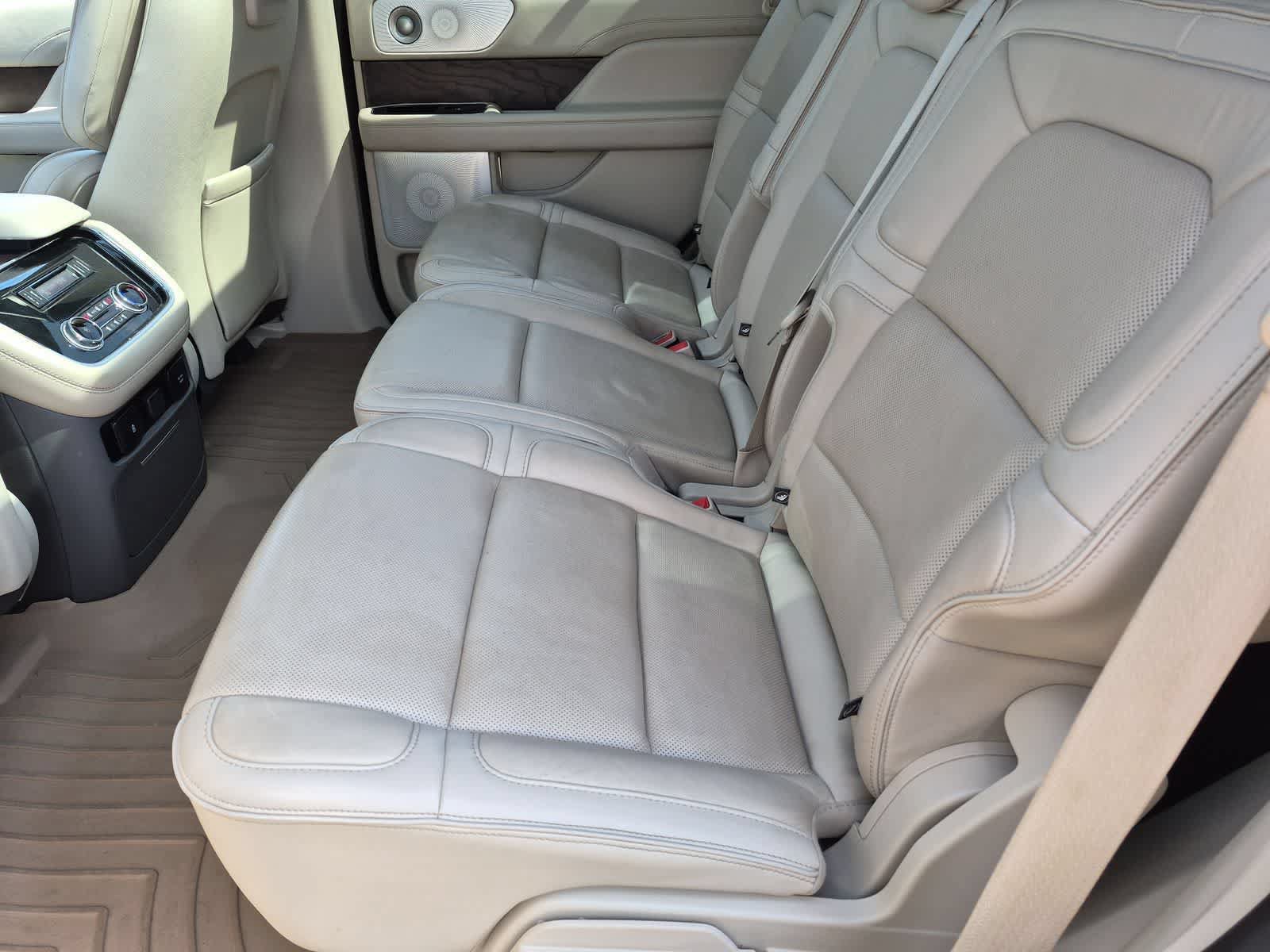 Used 2018 Lincoln Navigator Reserve w/ Technology Package AWD/4WD image 20