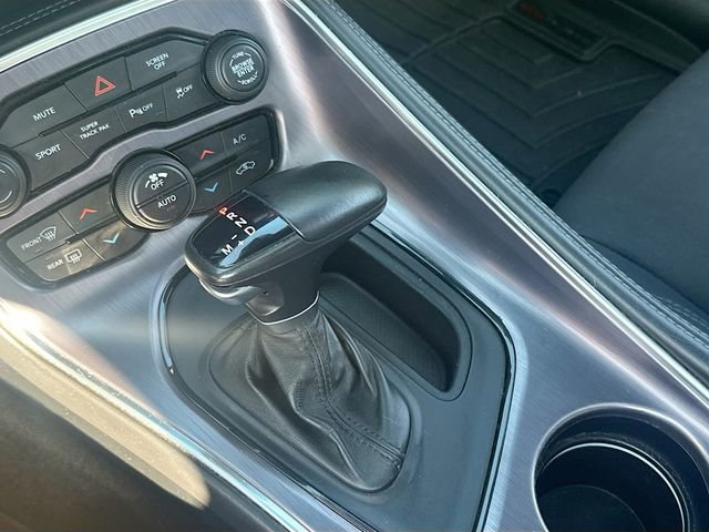 Used 2018 Dodge Challenger R/T w/ Driver Convenience Group RWD image 18