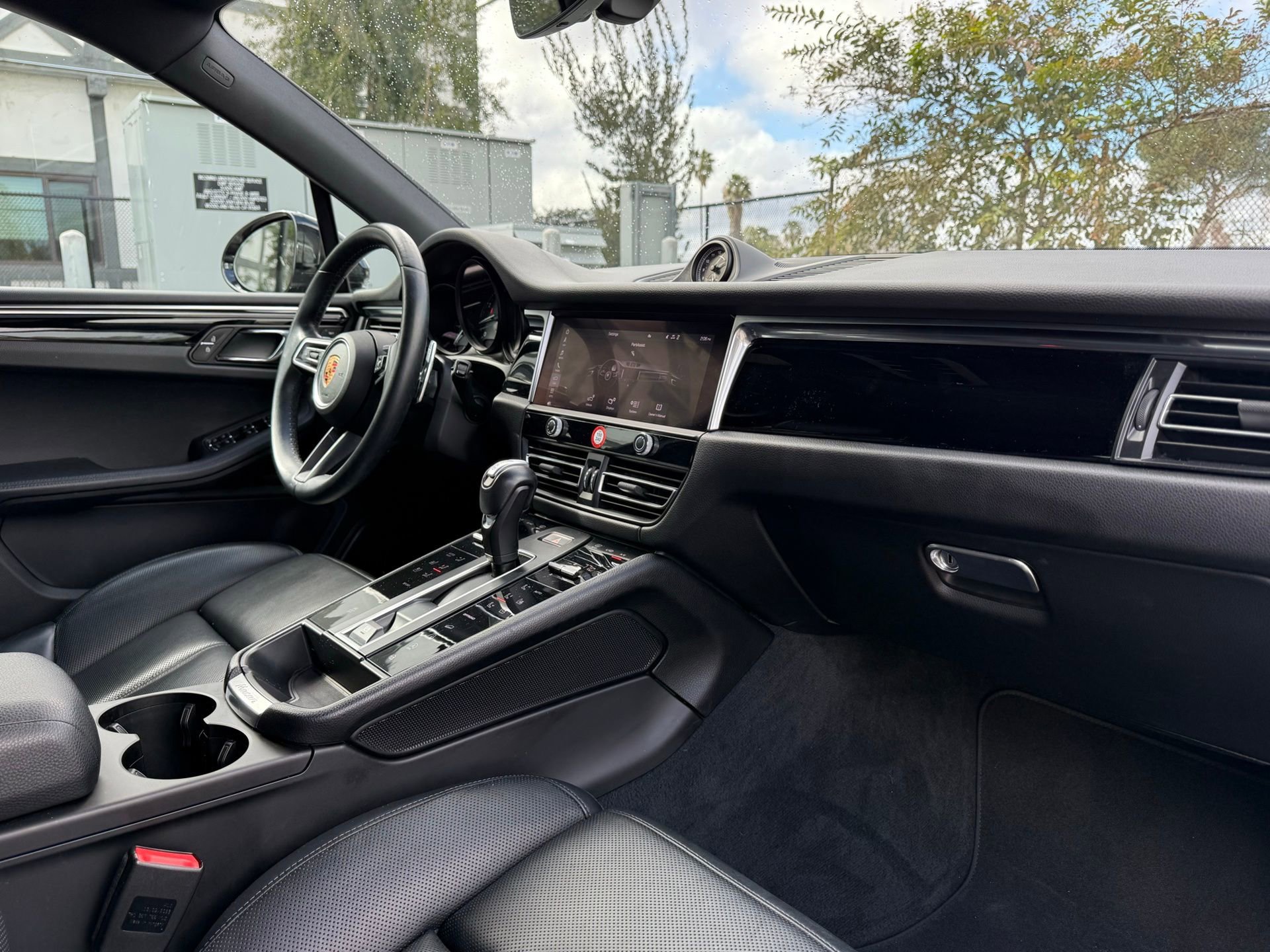 Certified 2024 Porsche Macan image 25