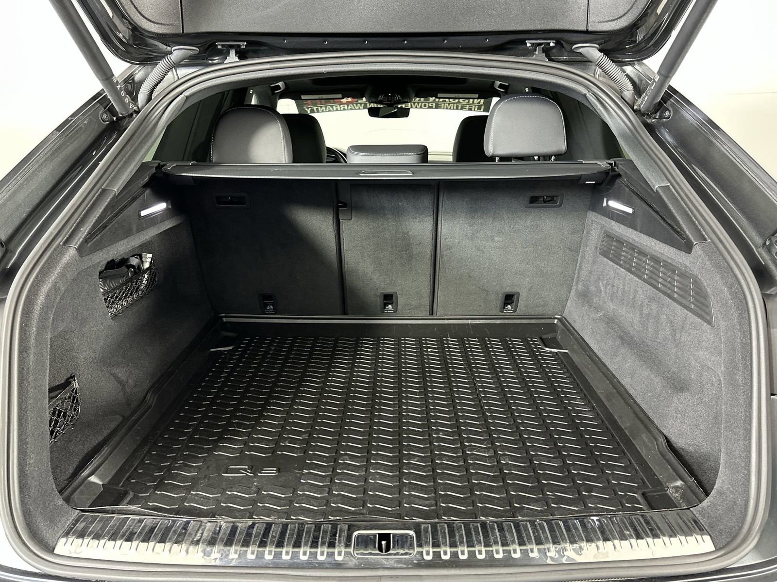 Used 2021 Audi Q8 Prestige image 25