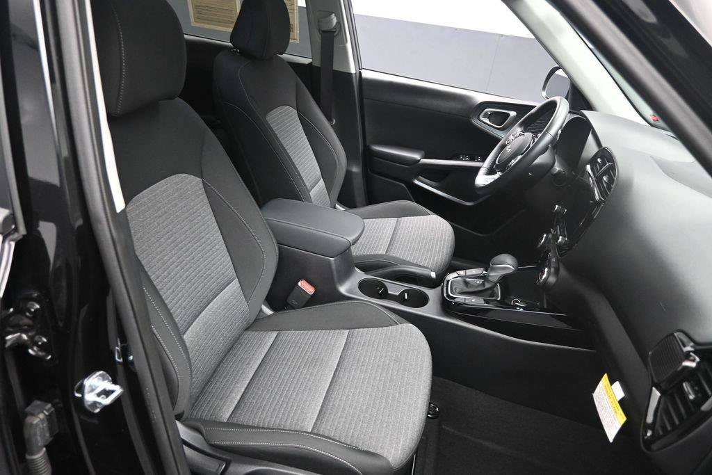 Used 2025 Kia Soul EX FWD image 28