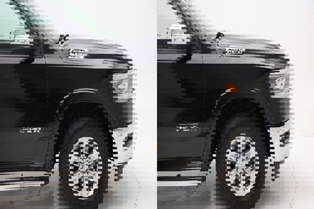 Used 2019 RAM 1500 Laramie image 4