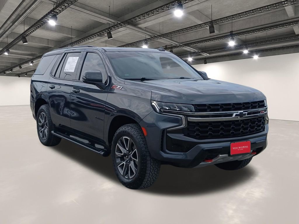 Used 2022 Chevrolet Tahoe Z71 w/ Luxury Package image 2