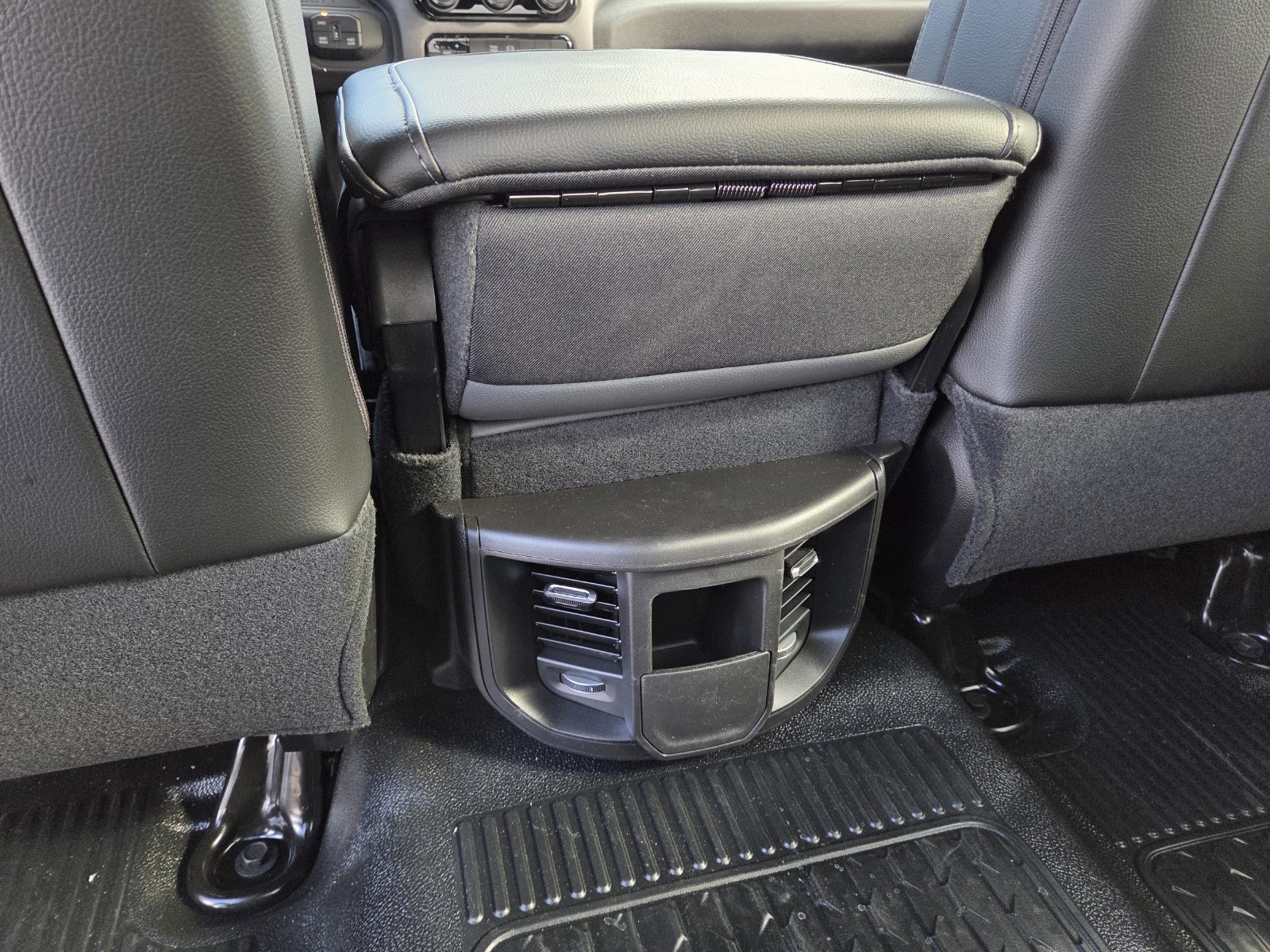 New 2026 RAM 3500 Tradesman AWD/4WD image 23