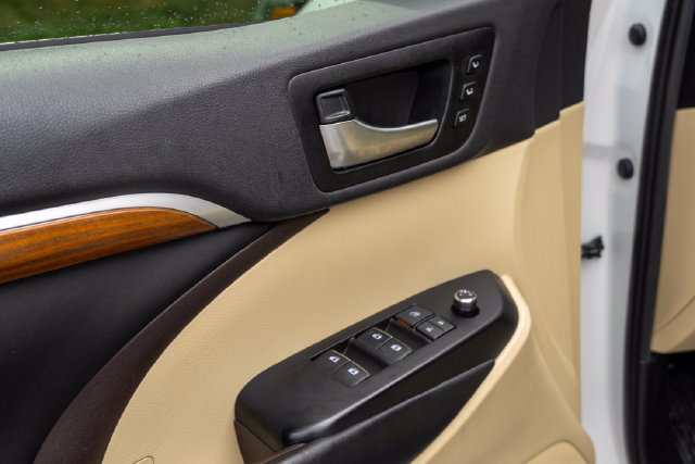 Used 2019 Toyota Highlander Limited FWD image 45