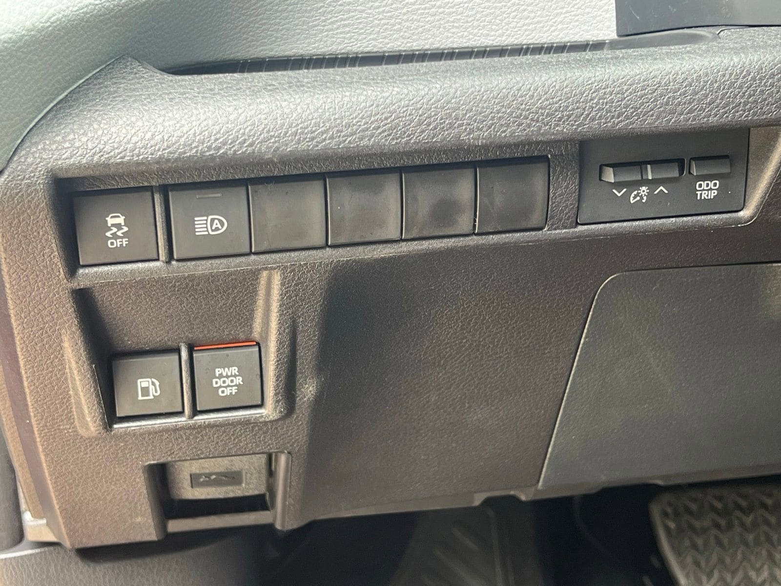 Used 2025 Toyota Sienna XLE FWD image 29