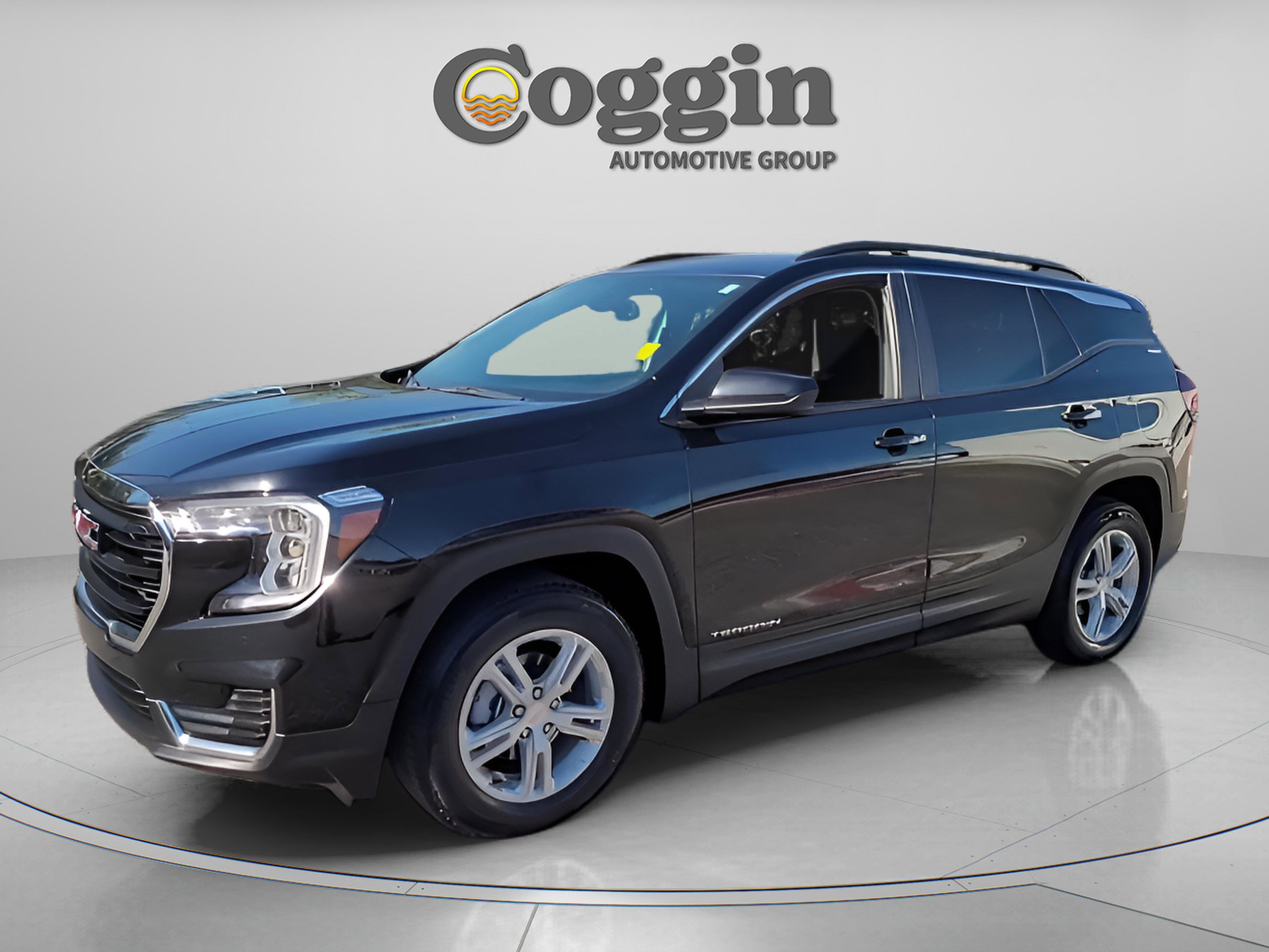 Used 2022 GMC Terrain SLE w/ Driver Convenience Package image 2