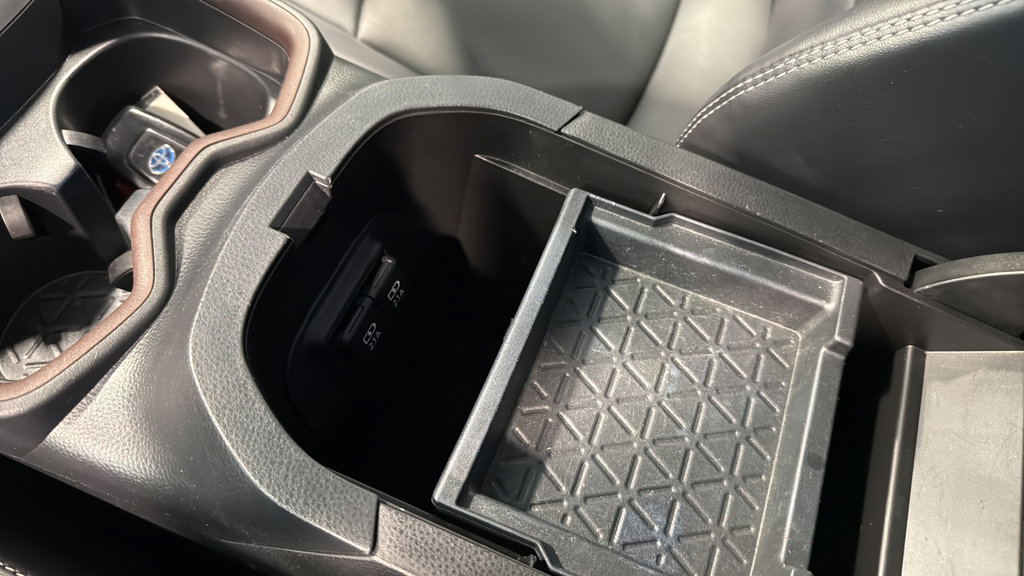 Used 2020 Toyota RAV4 Limited w/ Carpet Mat Package AWD/4WD image 33