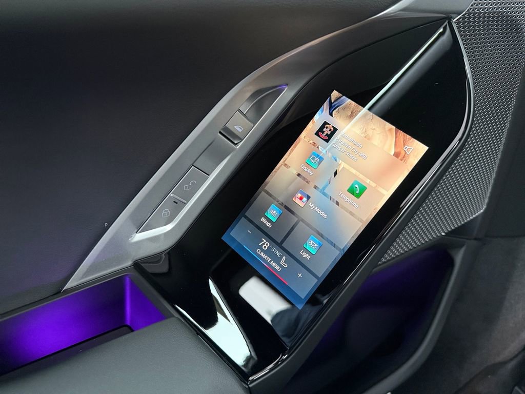 Certified 2025 BMW 740i xDrive image 35