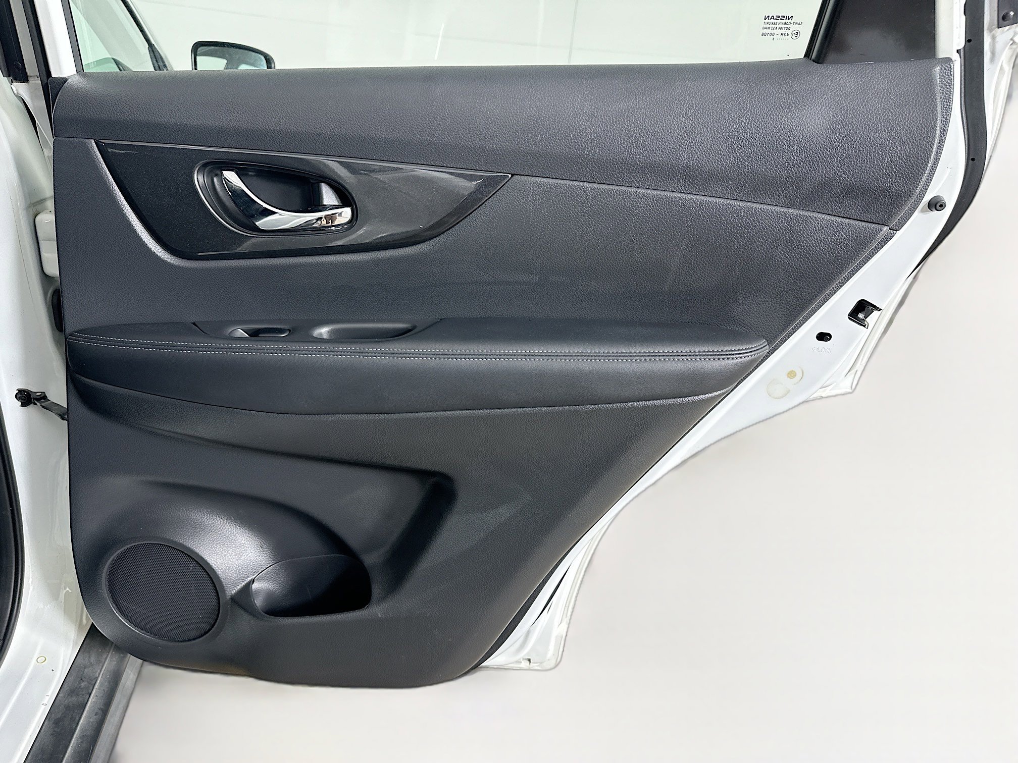 Used 2018 Nissan Rogue S image 28