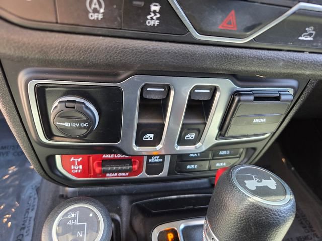 Used 2025 Jeep Wrangler Sport AWD/4WD image 12