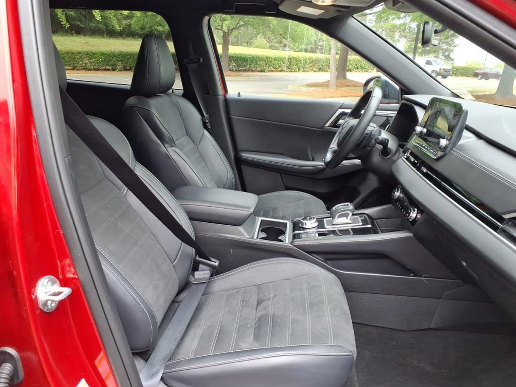 Used 2024 Mitsubishi Outlander SE Black Edition FWD image 35