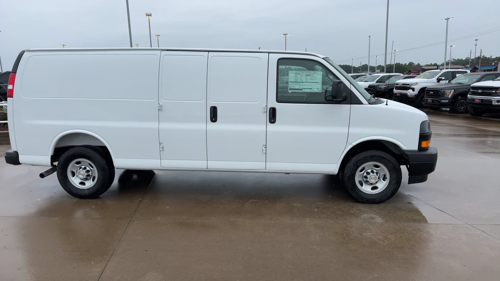New 2026 Chevrolet Express 2500 Extended w/ Driver Convenience Package RWD image 9