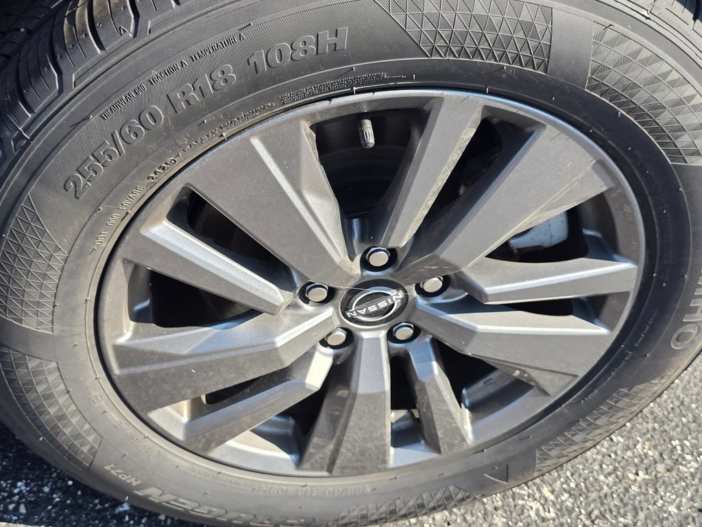 Used 2025 Nissan Pathfinder SV FWD image 24