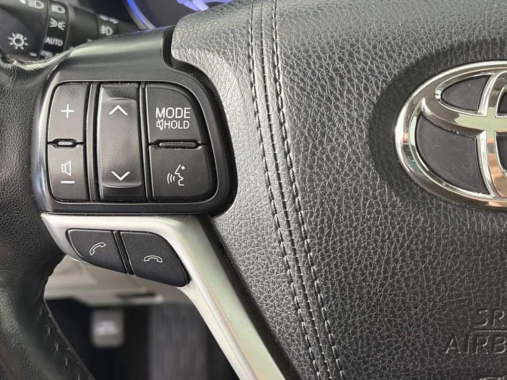Used 2018 Toyota Highlander Limited Platinum image 17