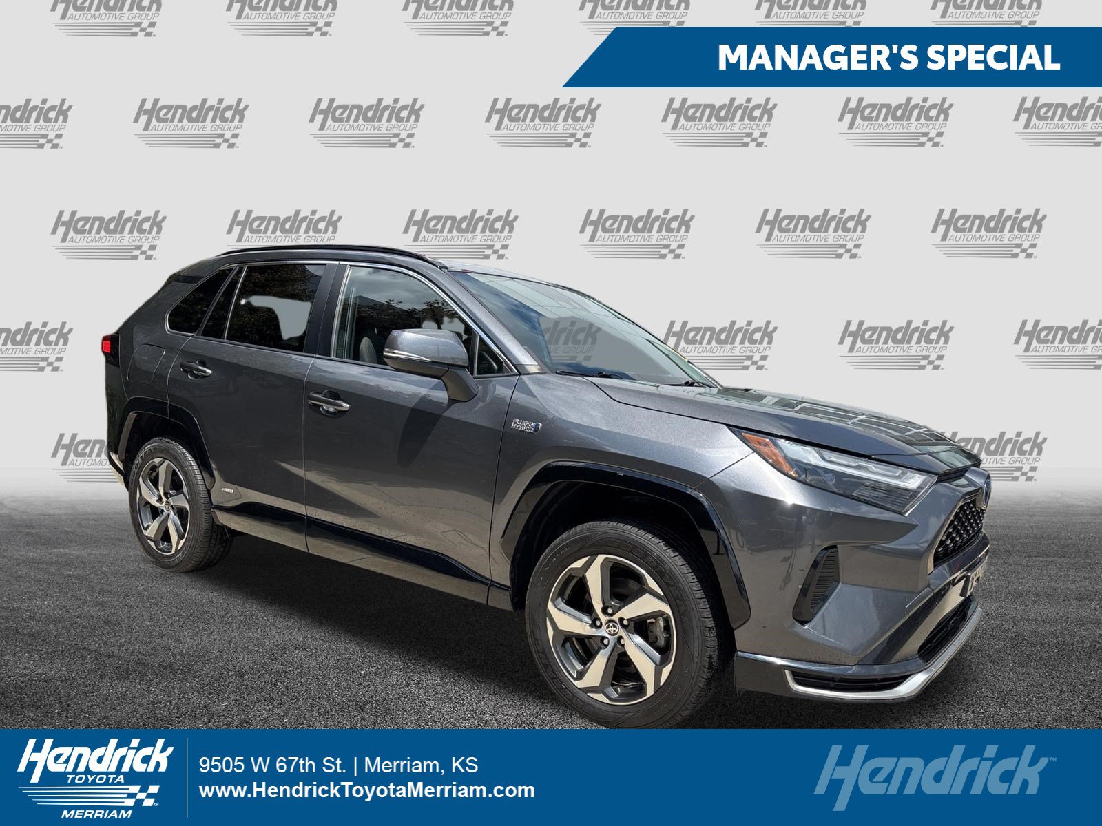 Used 2022 Toyota RAV4 SE w/ Weather & Moonroof Package AWD/4WD image 1