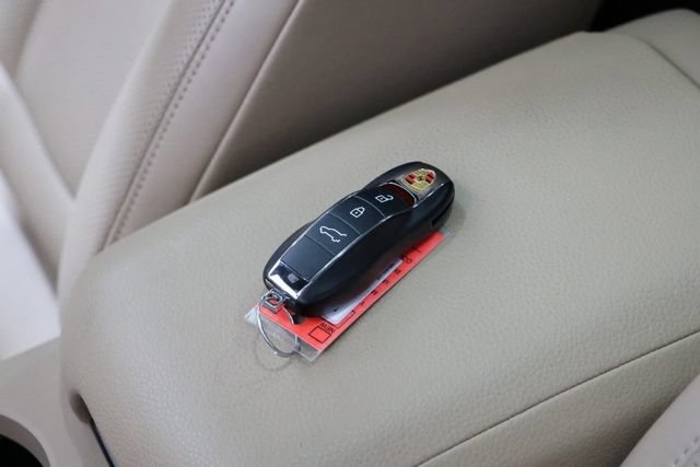 Used 2023 Porsche Macan S w/ Premium Package Plus AWD/4WD image 32