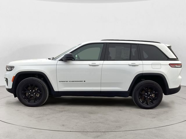 Certified 2024 Jeep Grand Cherokee Altitude image 2