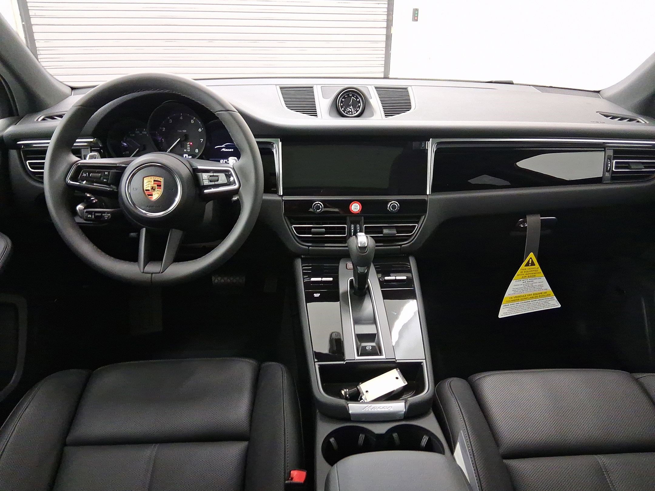 Used 2026 Porsche Macan AWD/4WD image 13