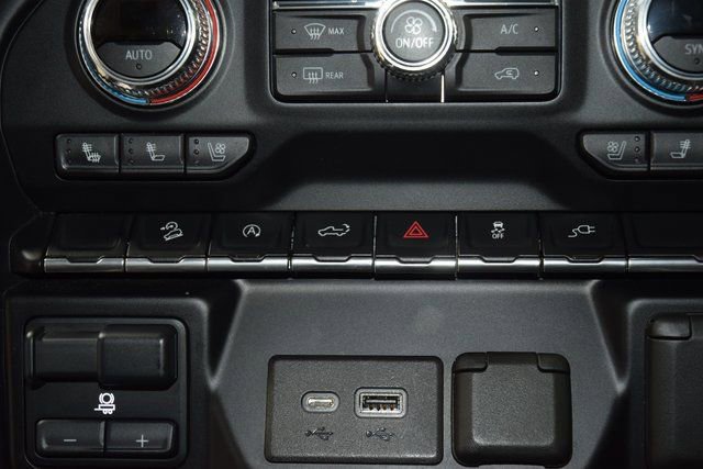Used 2021 GMC Sierra 1500 SLT w/ SLT Premium Package AWD/4WD image 33