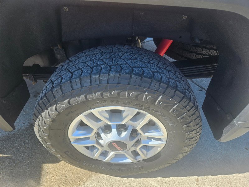 Used 2022 GMC Sierra 2500 SLE w/ SLE Convenience Package image 10