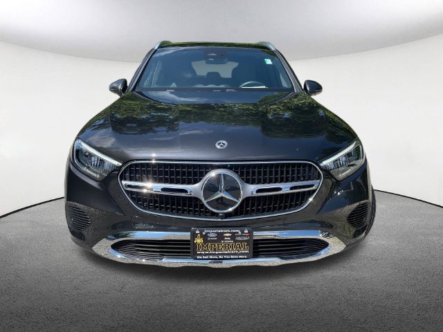Used 2025 Mercedes-Benz GLC 300 4MATIC image 3