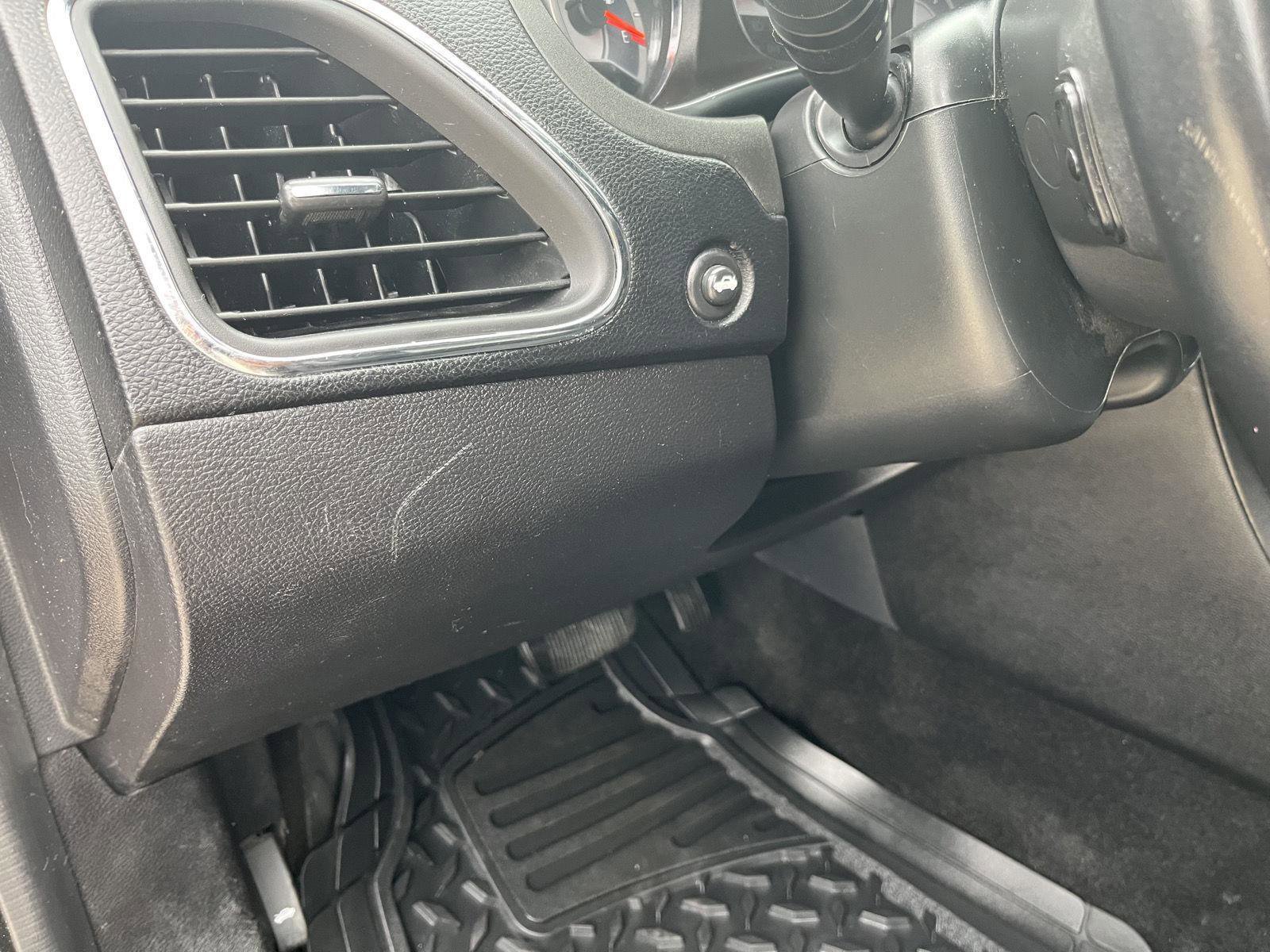 Used 2013 Chrysler 200 Limited w/ Sun/Sound Group image 15