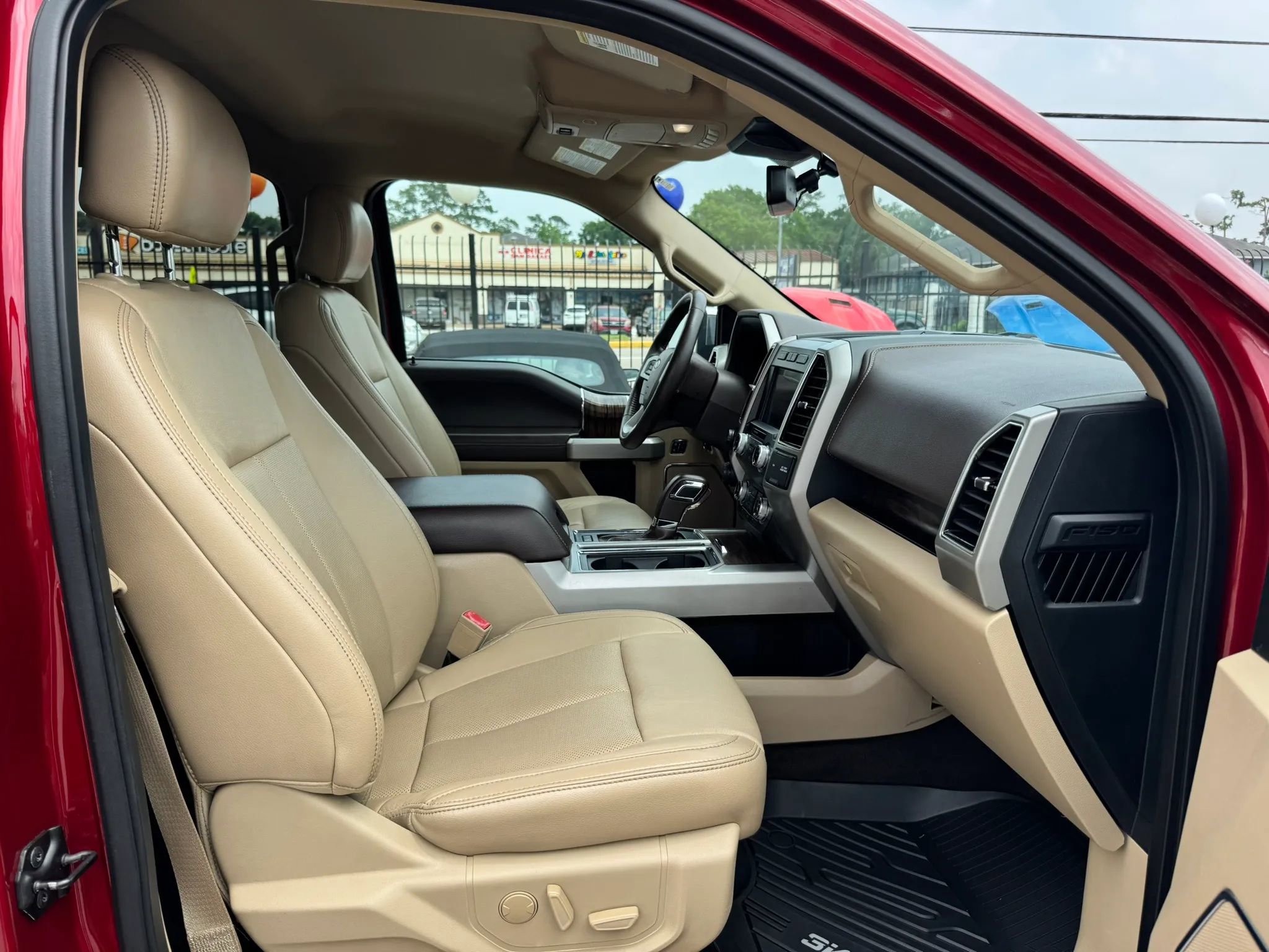 Used 2019 Ford F150 Lariat w/ Equipment Group 502A Luxury RWD image 22