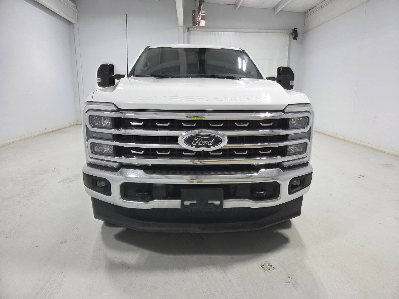Used 2024 Ford F250 Lariat w/ FX4 Off-Road Package AWD/4WD image 3