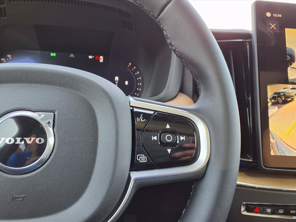 New 2026 Volvo XC60 B5 Plus w/ Protection Package Premier AWD/4WD image 18