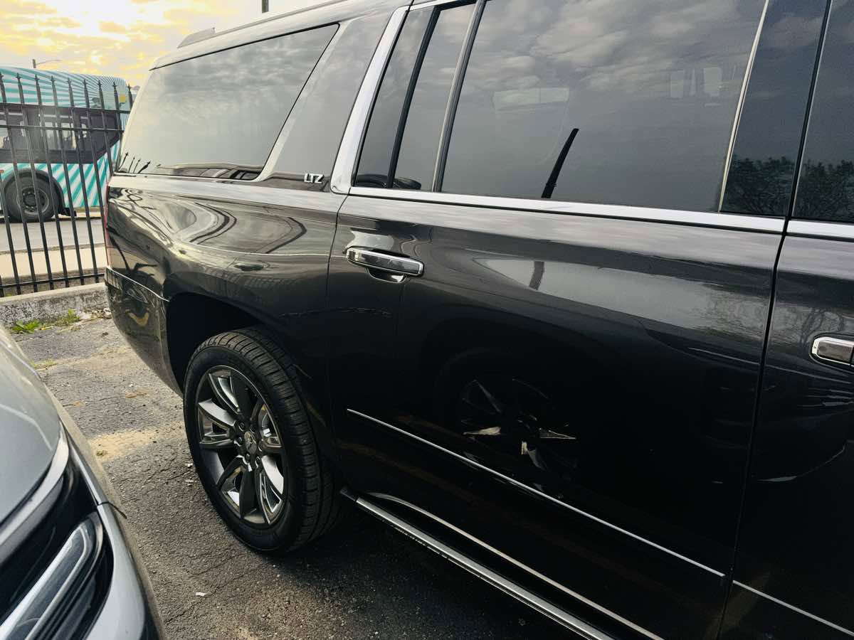Used 2015 Chevrolet Suburban LTZ AWD/4WD image 4